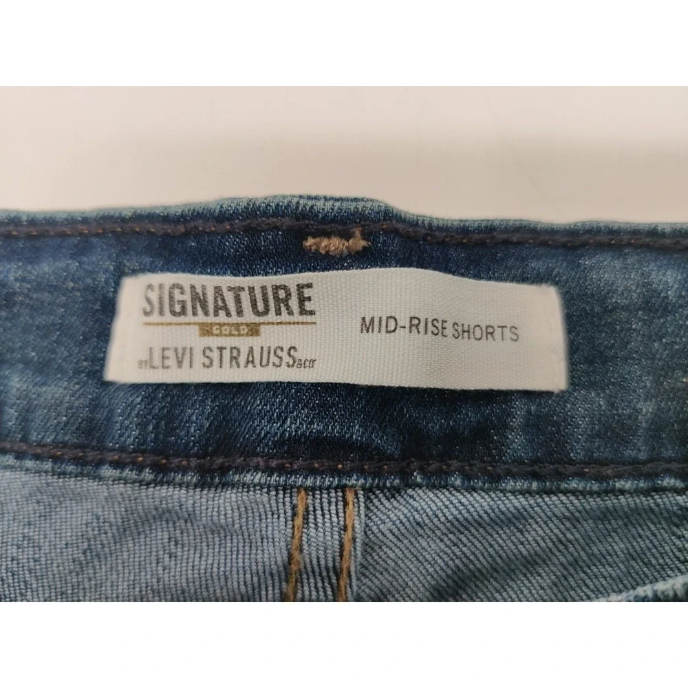 Signature by Levi Strauss Womens Mid Rise Denim Shorts Blue Cuffed Size 10 W30